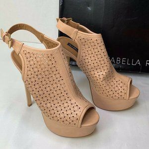 Izabella Rue Perforated Platform Heels Bootie Sz 9